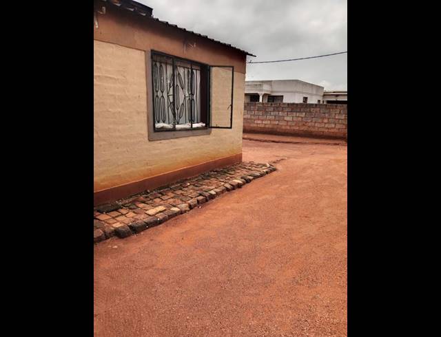 2 BEDROOM HOUSE FOR SALE IN ROODEKOP EXT 21